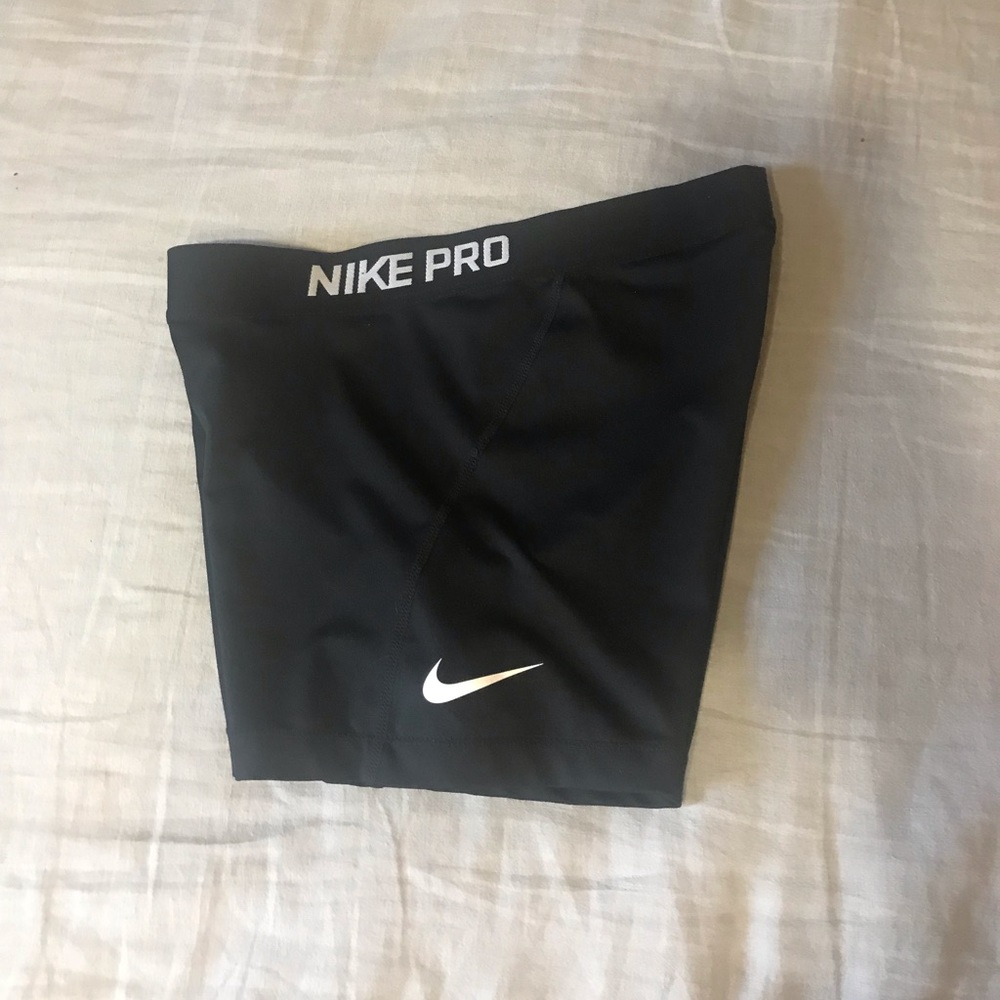 Hardly worn nike spandex shorts